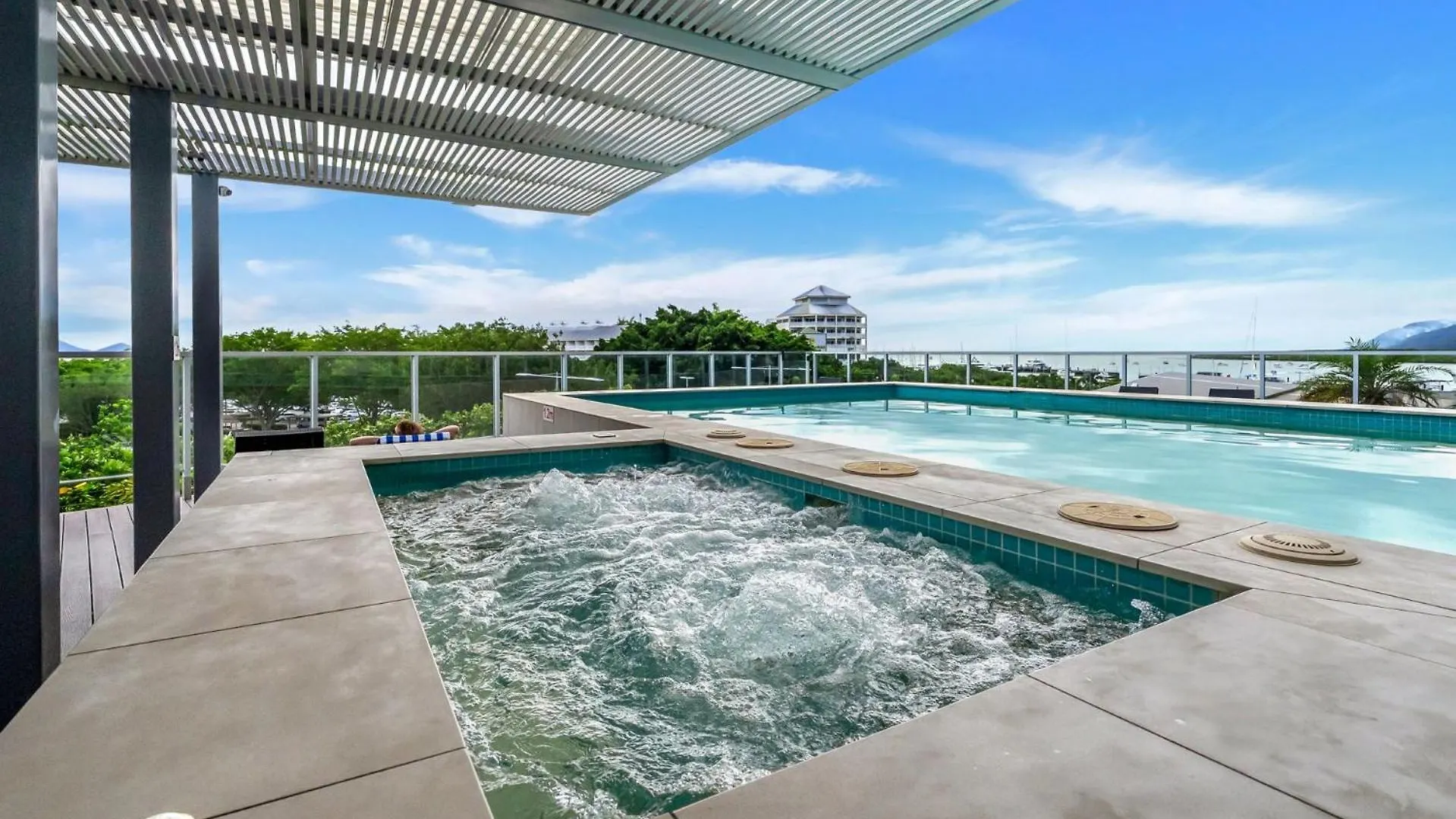 Belle Escapes 24 Harbour Lights Water View Apartment Cairns