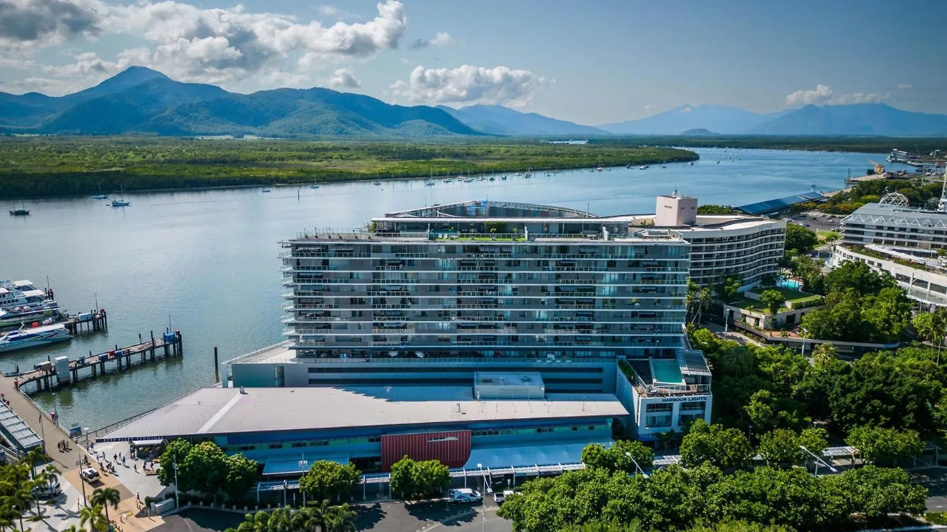 Belle Escapes 24 Harbour Lights Water View Apartment Cairns 0*,  Australia